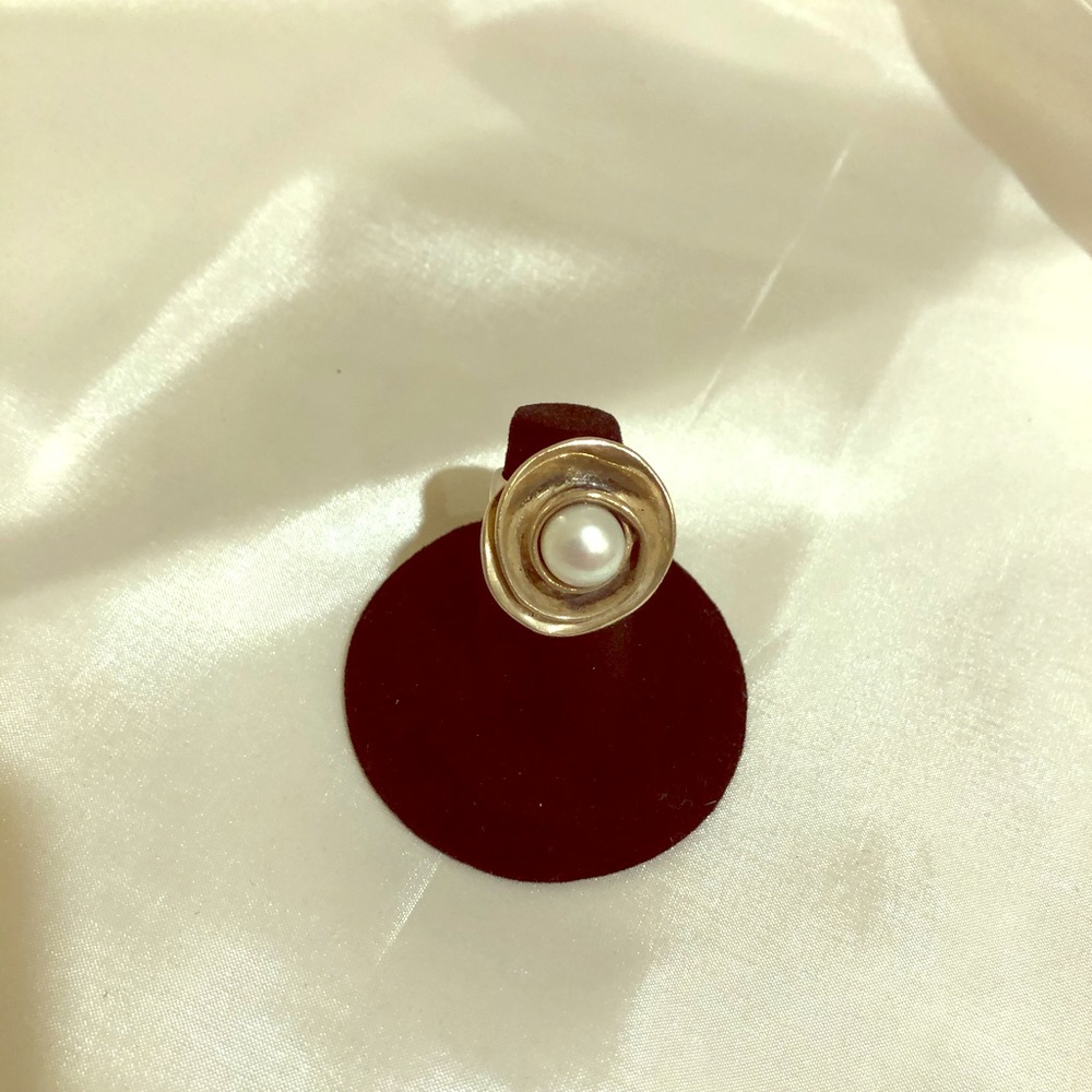 Silver and pearl ring